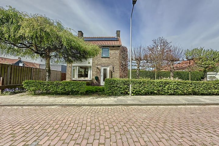 Bekijk foto 1 van Landbouwstraat 6