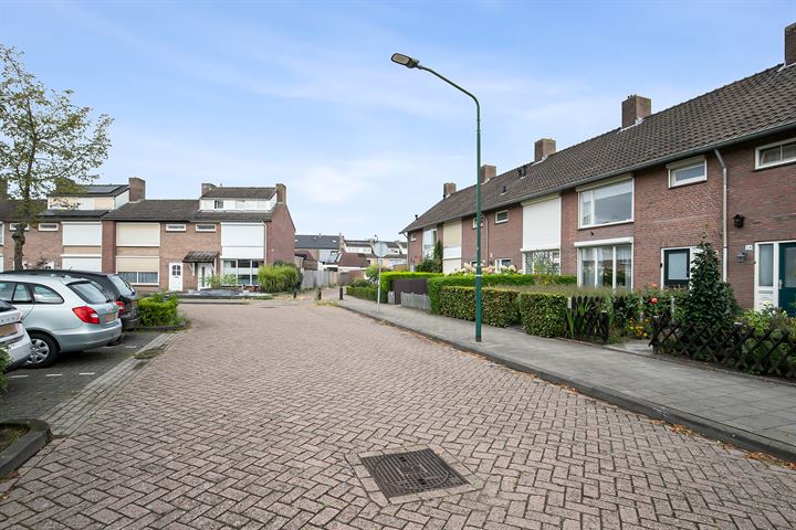 Bekijk foto 45 van Lijsterlaan 56