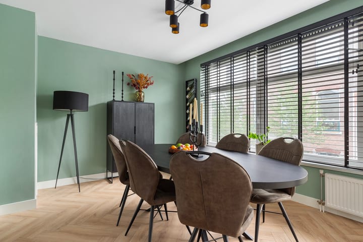 Photo 13 of Oostvoornsestraat 23-A