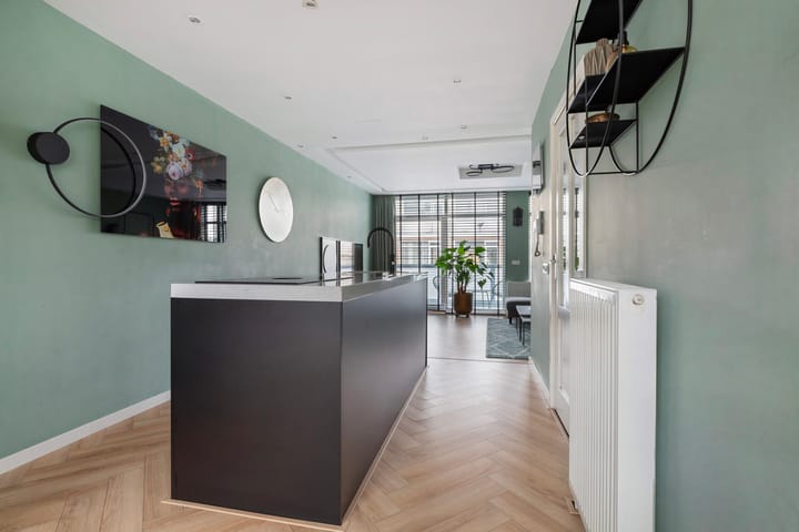 Photo 16 of Oostvoornsestraat 23-A