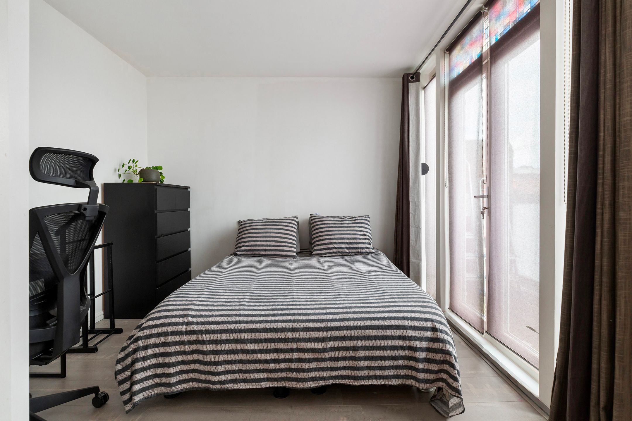 Foto 24 van Oostvoornsestraat 23-A