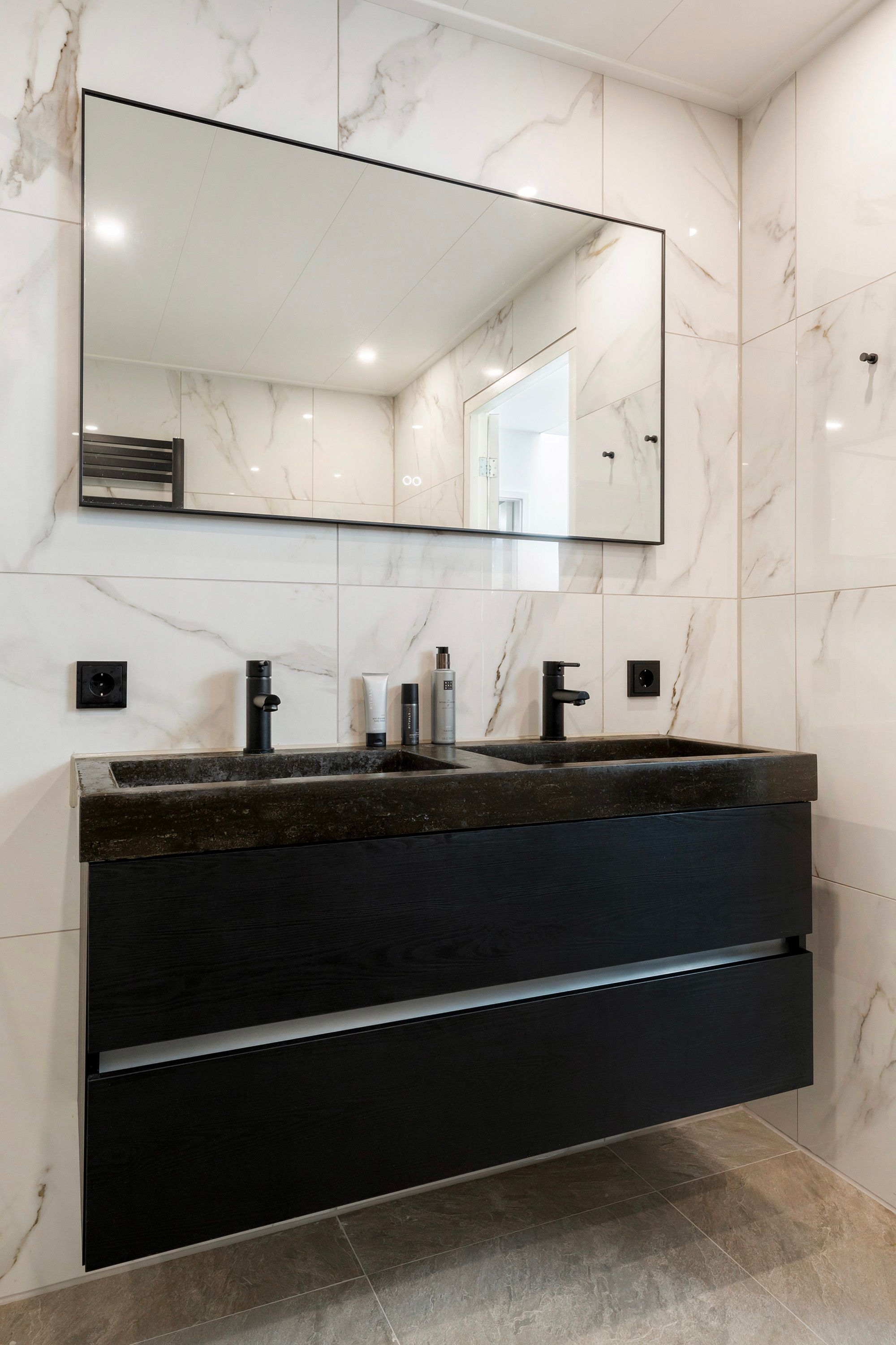 Foto 30 van Oostvoornsestraat 23-A