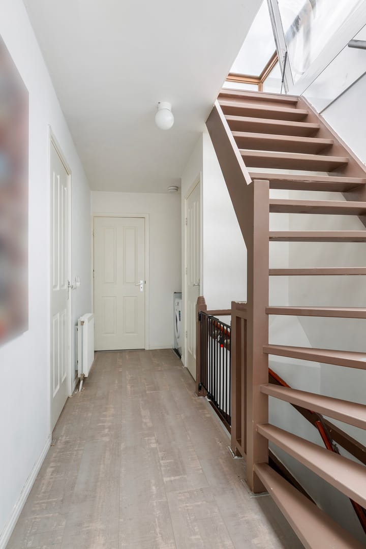 Photo 33 of Oostvoornsestraat 23-A