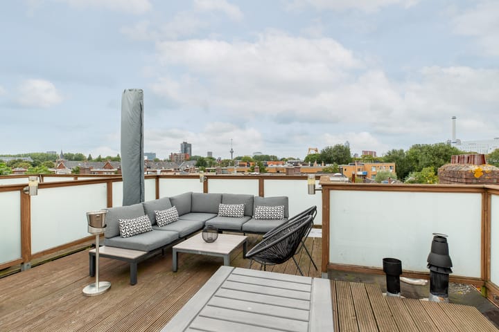 Photo 34 of Oostvoornsestraat 23-A