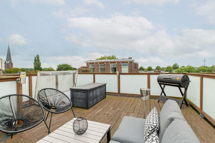 Photo 38 of Oostvoornsestraat 23-A