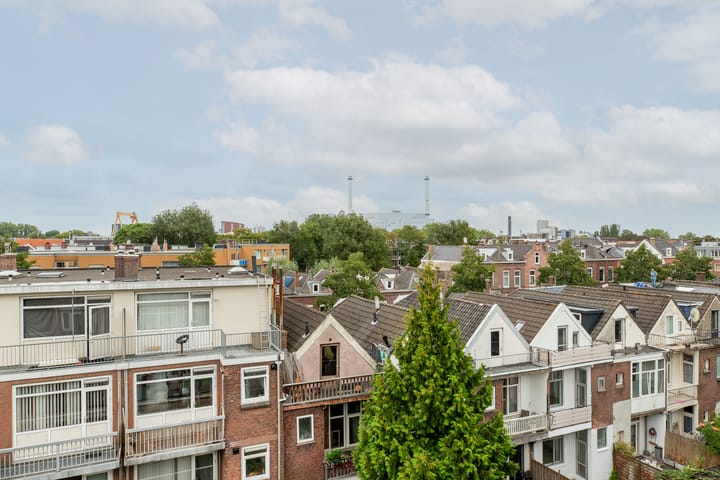 Photo 39 of Oostvoornsestraat 23-A