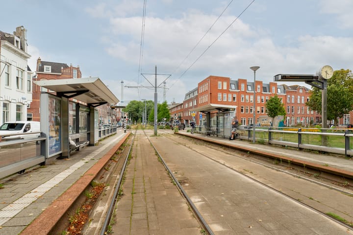 Photo 46 of Oostvoornsestraat 23-A