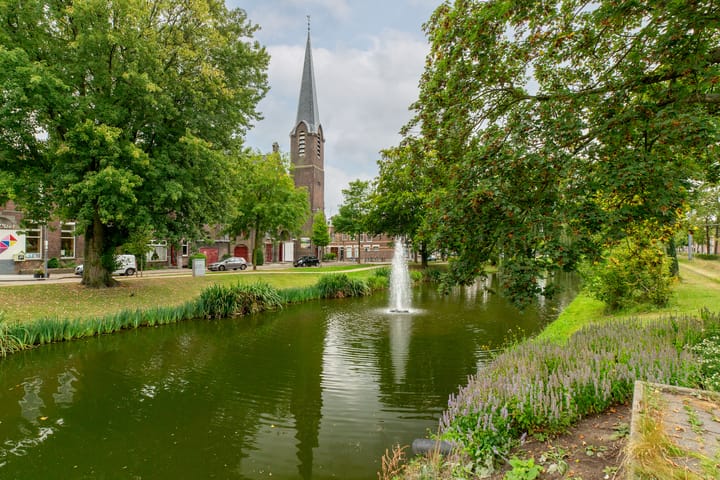 Photo 48 of Oostvoornsestraat 23-A