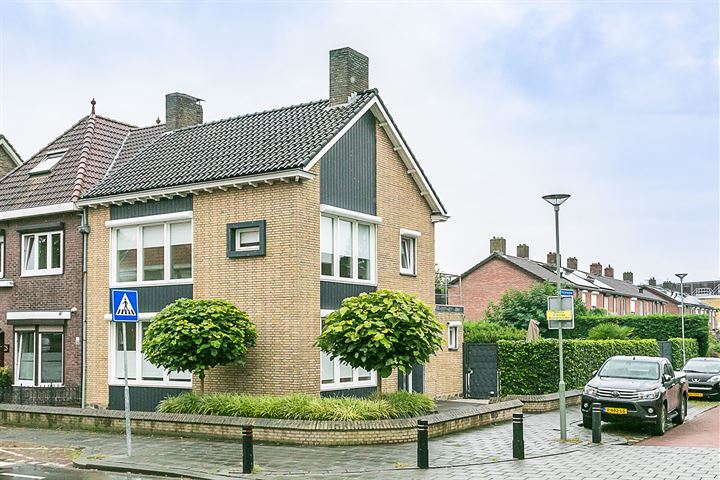 Bekijk foto 1 van Prins Bernhardstraat 74