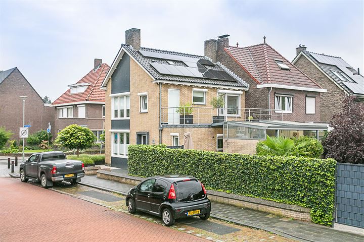 Bekijk foto 2 van Prins Bernhardstraat 74