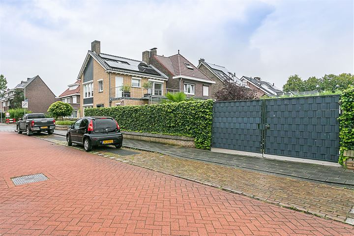 View photo 40 of Prins Bernhardstraat 74