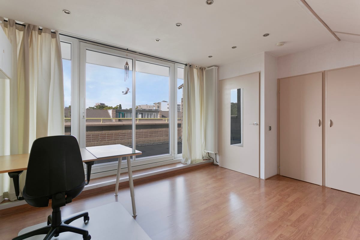 Photo 18 of Marty Feldmanstraat 59