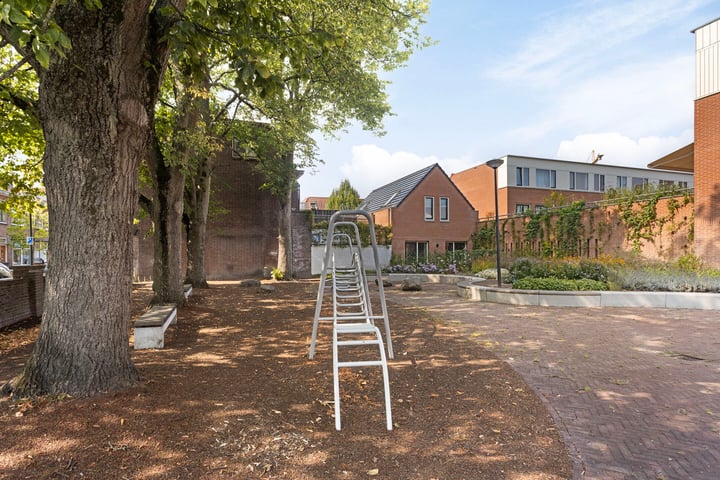 View photo 28 of Oosterstraat 12-A