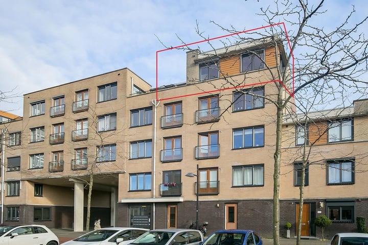 Avenue Carré 220