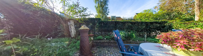 View 360° photo of Voortuin of Doorntjes 37