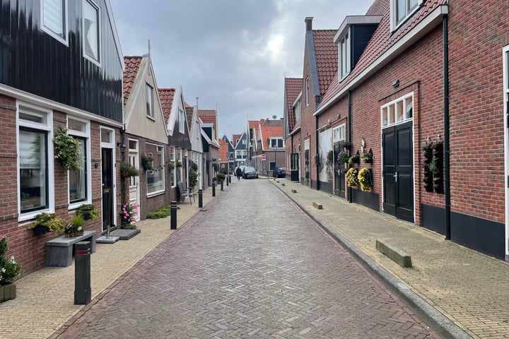 View photo 3 of W J Tuijnstraat 18