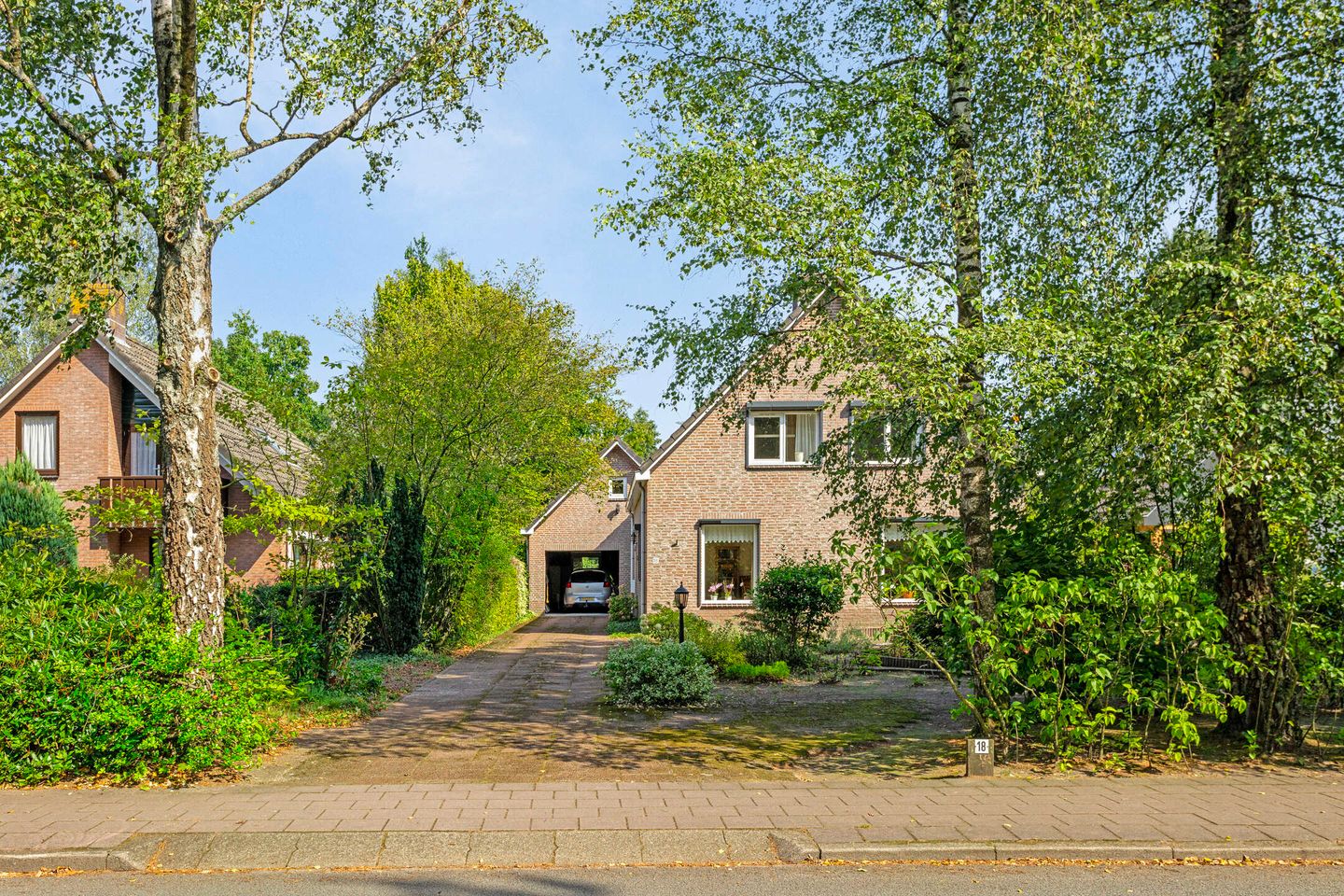 Foto 1 van Albertlaan 18