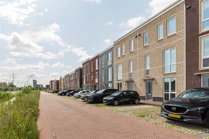 View photo 34 of Metelerkampstraat 85