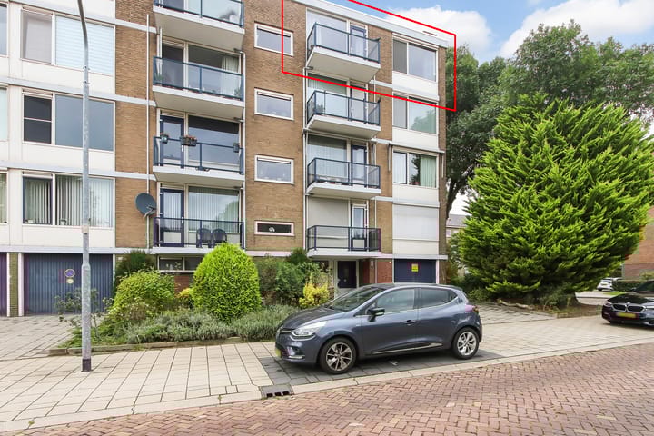 Photo 1 of Van Karnebeekstraat 9