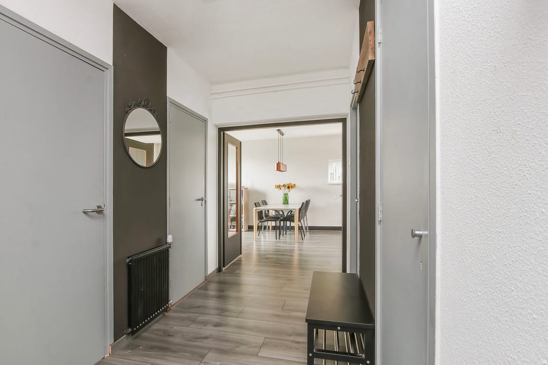 Photo 2 of Van Karnebeekstraat 9