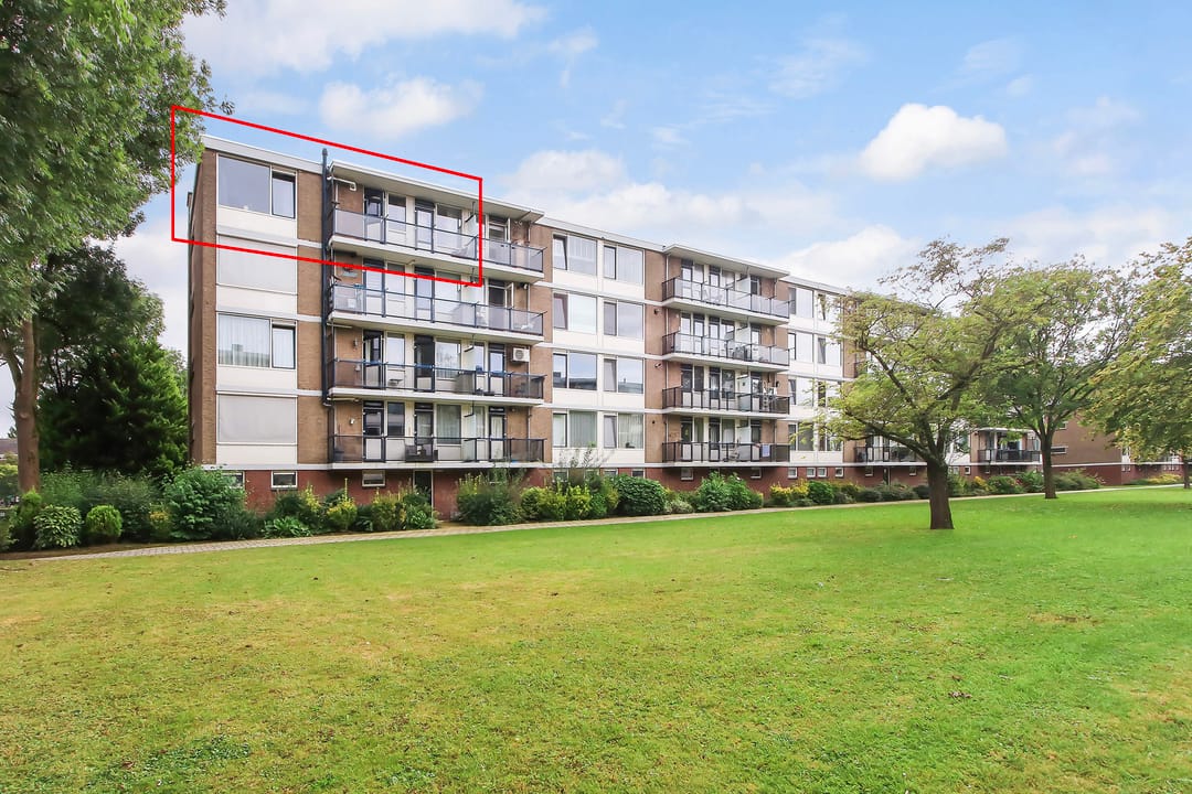 Photo 17 of Van Karnebeekstraat 9