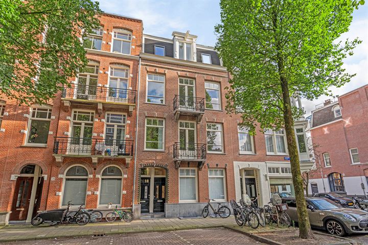 Bekijk foto 1 van Johannes Verhulststraat 61-3