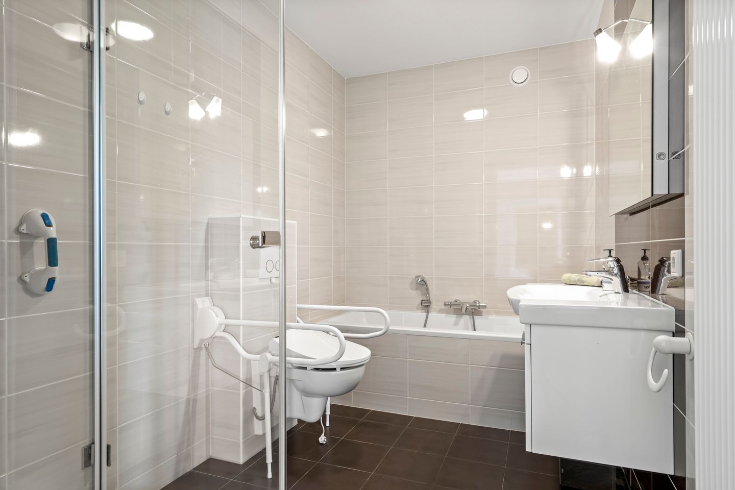 Foto 20 van Molenparkweg 39