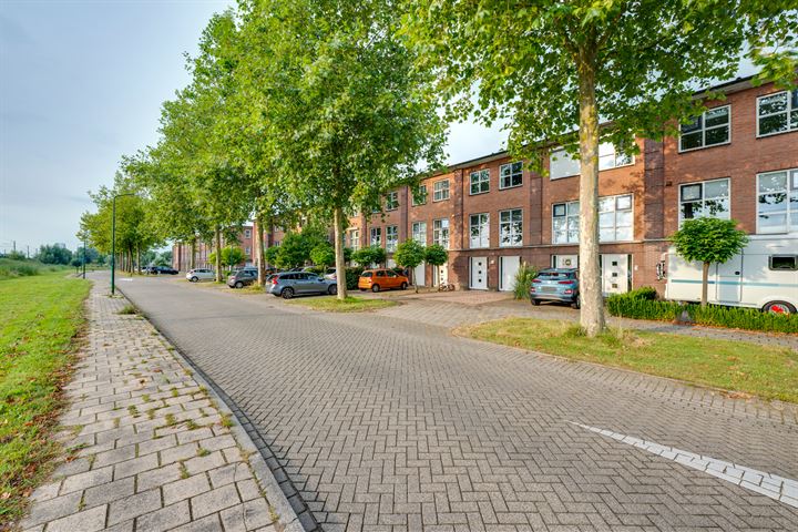 Bekijk foto van Edelsteen 102