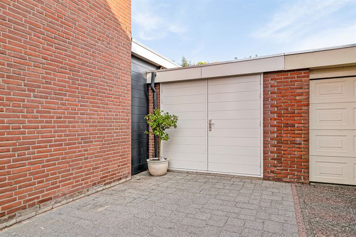 View photo 51 of Prinses Marijkestraat 58