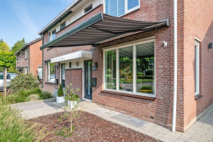 View photo 52 of Prinses Marijkestraat 58