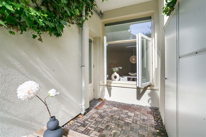 View photo 18 of Van der Hoopstraat 49-C