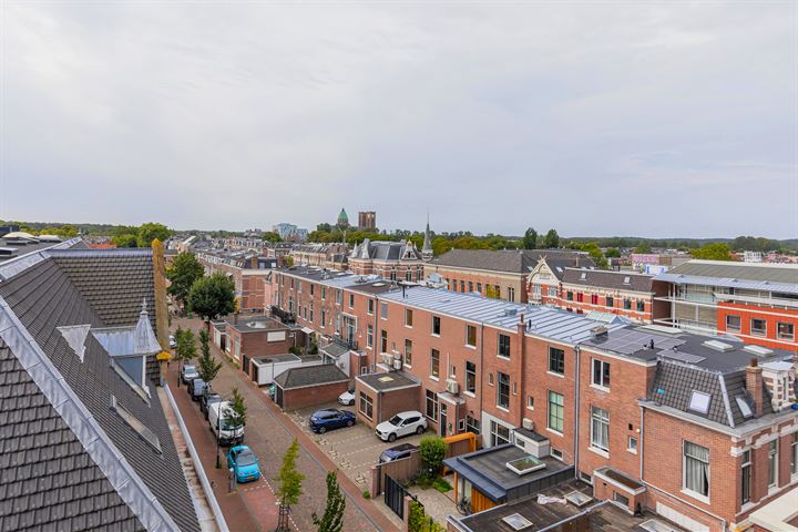 Bekijk foto 32 van Luitestraat 27