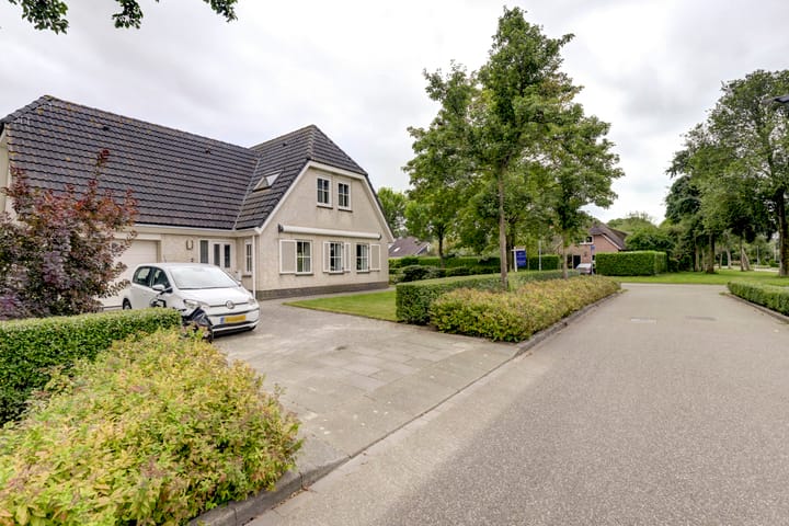 Foto 1 van Anna van Saksenlaan 2