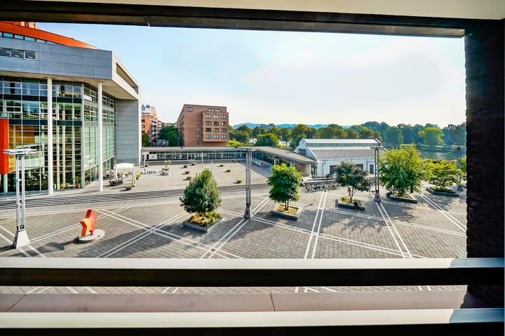 Foto 12 van Plein 1992 48-D