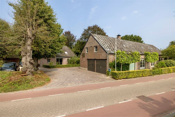 Bisschop Rythoviusdreef 6, Riethoven