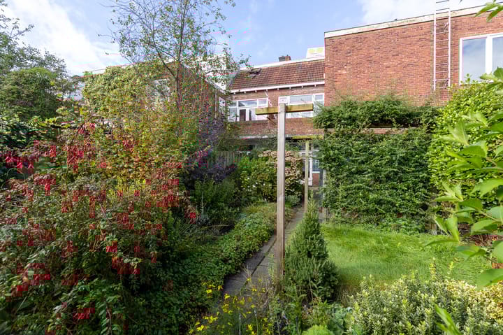 Foto 19 van Helper Weststraat 40