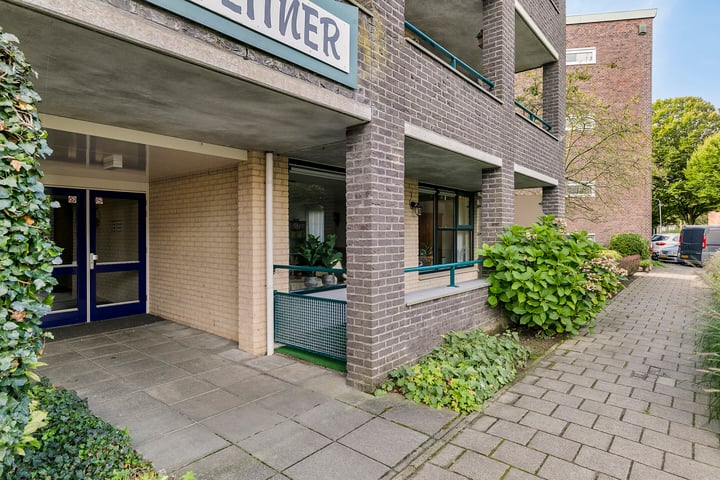 Bekijk foto 3 van Breitnerstraat 51