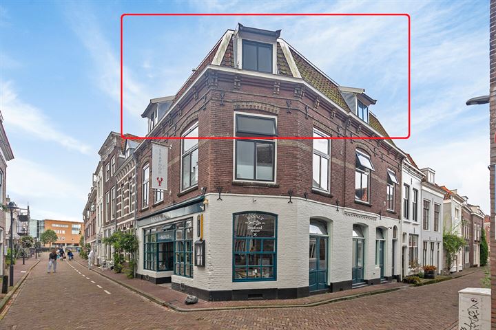 Bekijk foto 1 van Zusterstraat 70