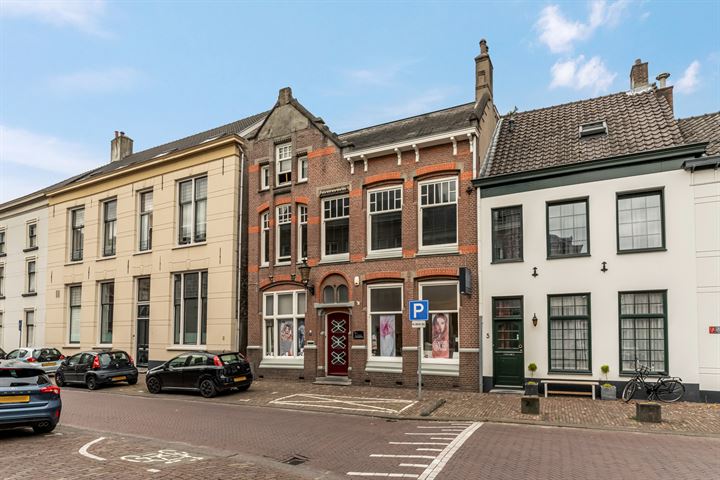 Hoogeinde 3, Tiel