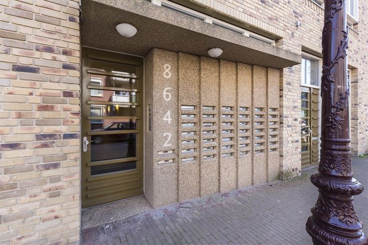 View photo 17 of Tweede Atjehstraat 8-D