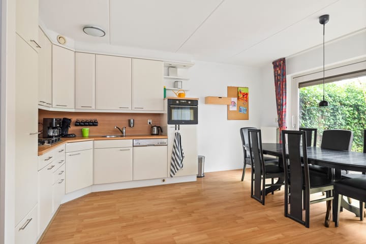 Foto 10 van Burg. Crommelinlaan 4