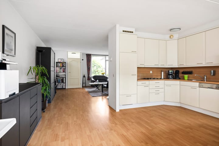 Foto 11 van Burg. Crommelinlaan 4