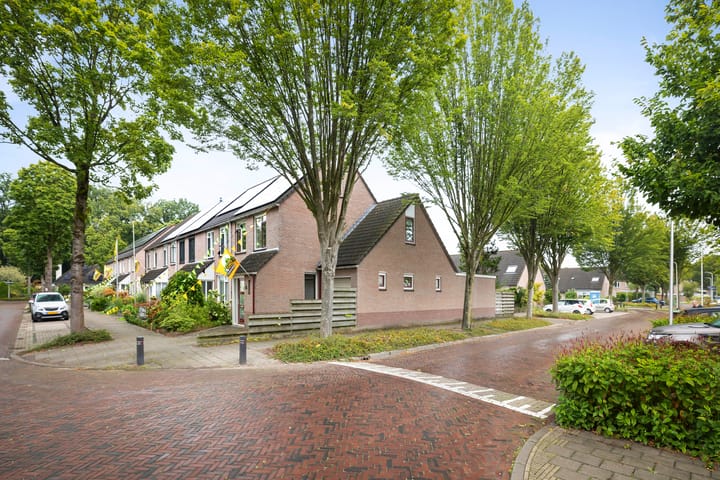 Foto 40 van Burg. Crommelinlaan 4