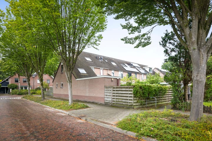 Foto 41 van Burg. Crommelinlaan 4