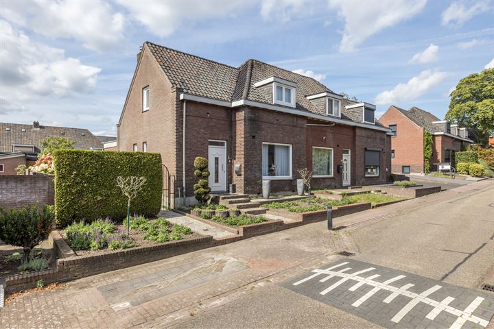 Bekijk foto 34 van Brunahildestraat 13