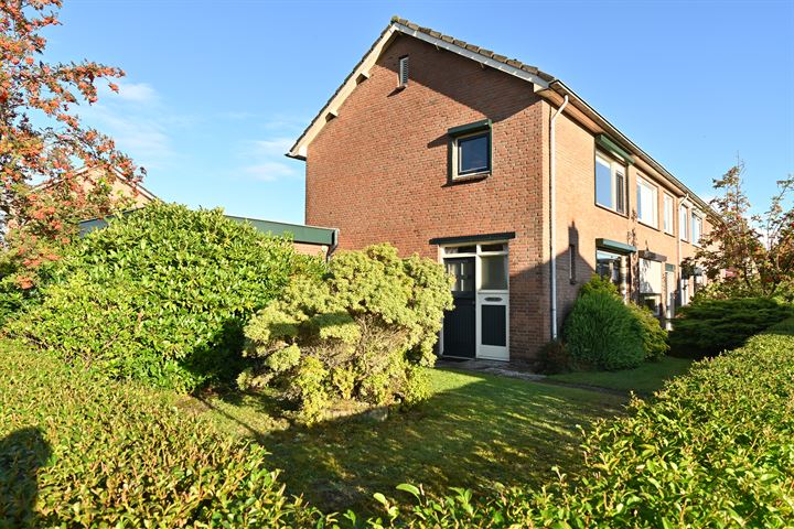 View photo 1 of Orchideestraat 32