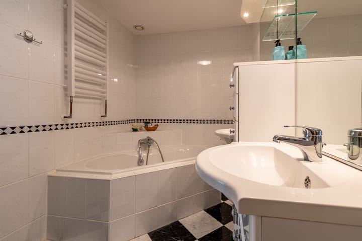 Foto 12 van Stationsweg 1-B