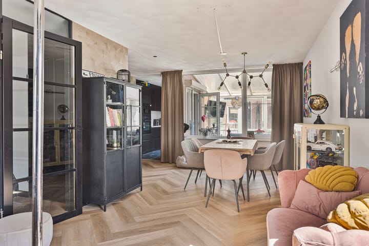 Foto 3 van Roodkapje 100