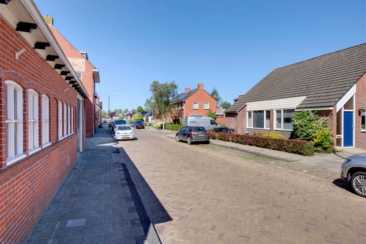 View photo 28 of Schoolstraat 76