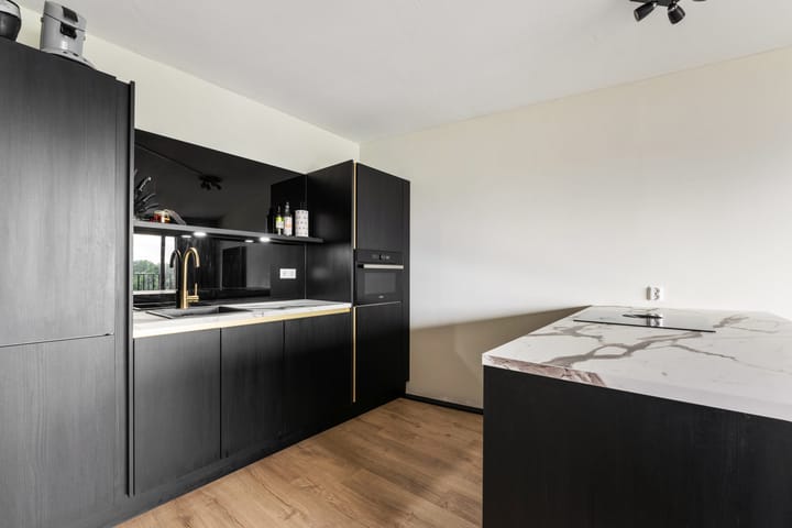 Foto 2 van Veeartsweg 49